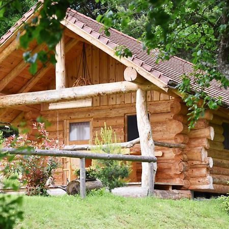 Hut At The Forest Male Brusnice ภายนอก รูปภาพ