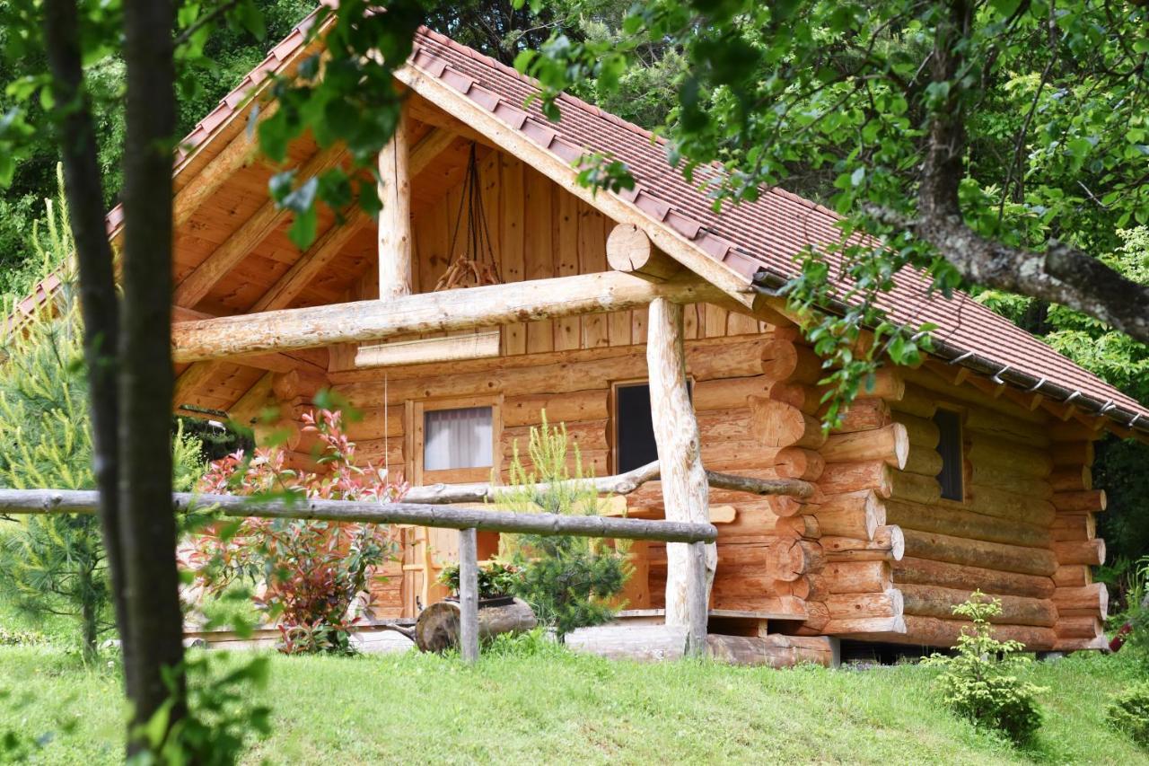 Hut At The Forest Male Brusnice ภายนอก รูปภาพ